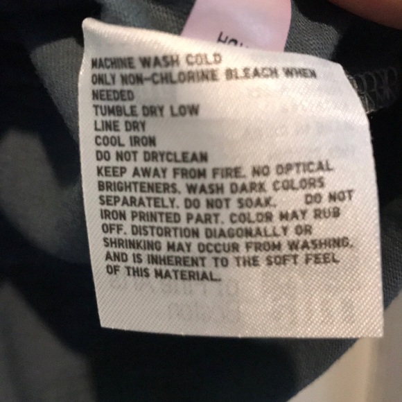 Uniqlo Katagami short sleeve graphic tee - Picture 5 of 6